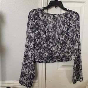 Snakeskin crop top w v cut
